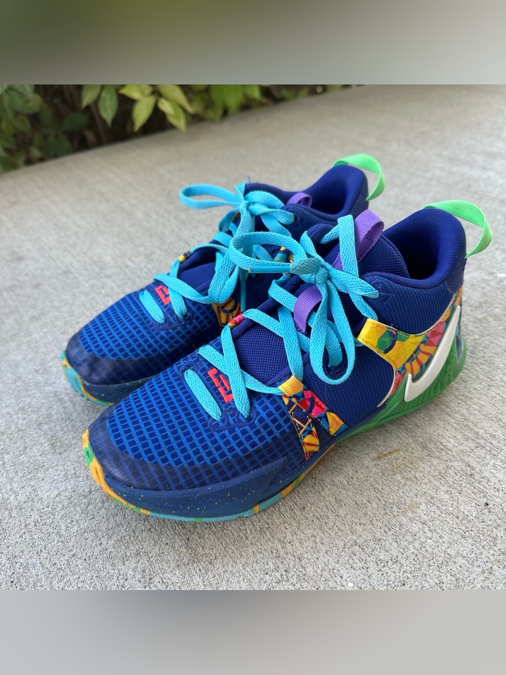 Nike LeBron Witness 7 Kaleidoscope Basketball Shoes Sneakers Youth 5Y